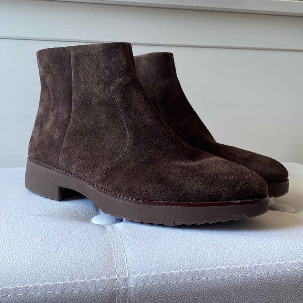 Brown Chelsea boots